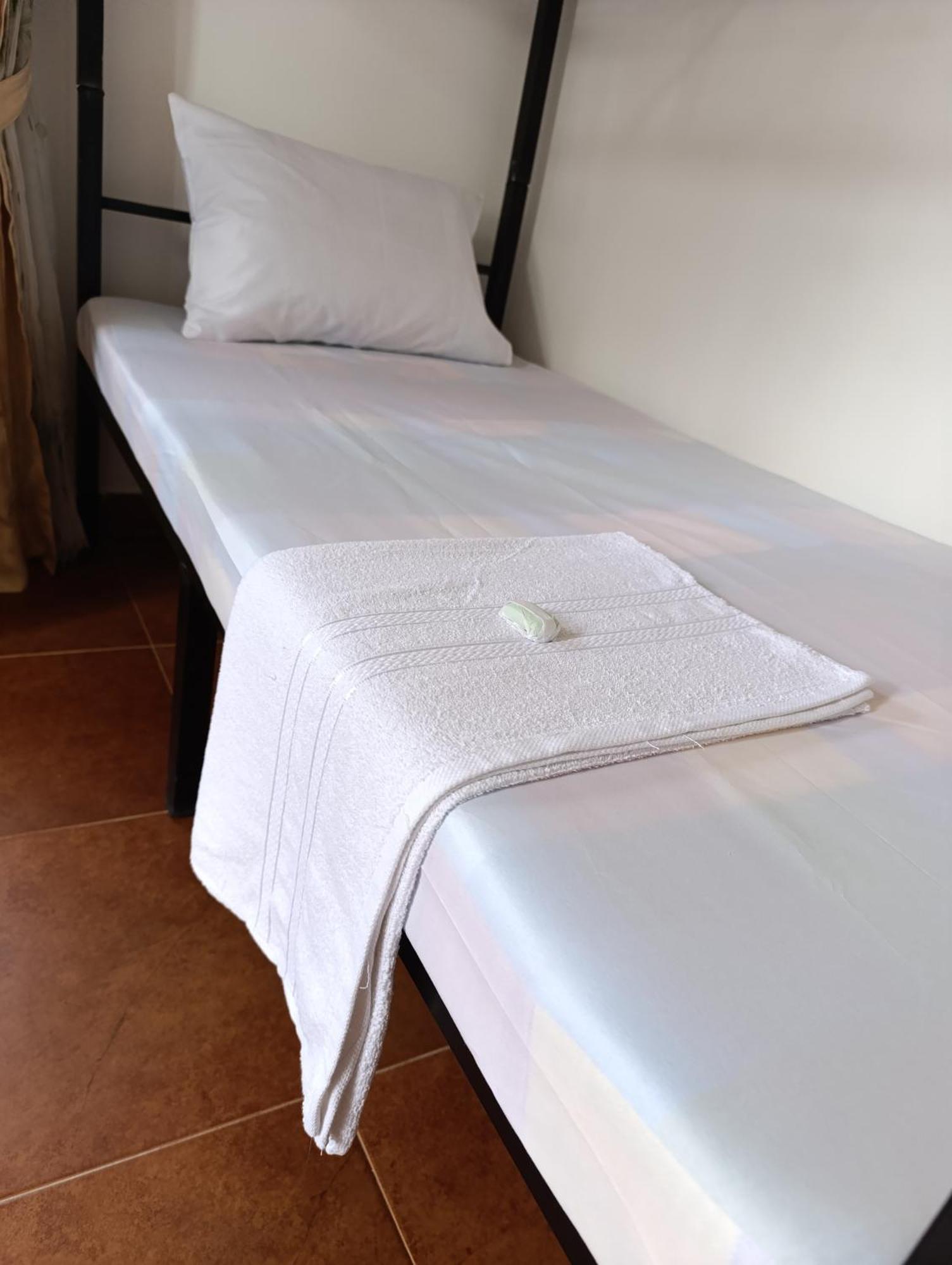 S And P Airport Transit Hostel And Villa 01 ネゴンボ エクステリア 写真