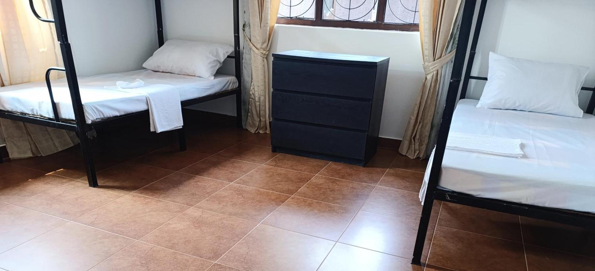 S And P Airport Transit Hostel And Villa 01 ネゴンボ 部屋 写真