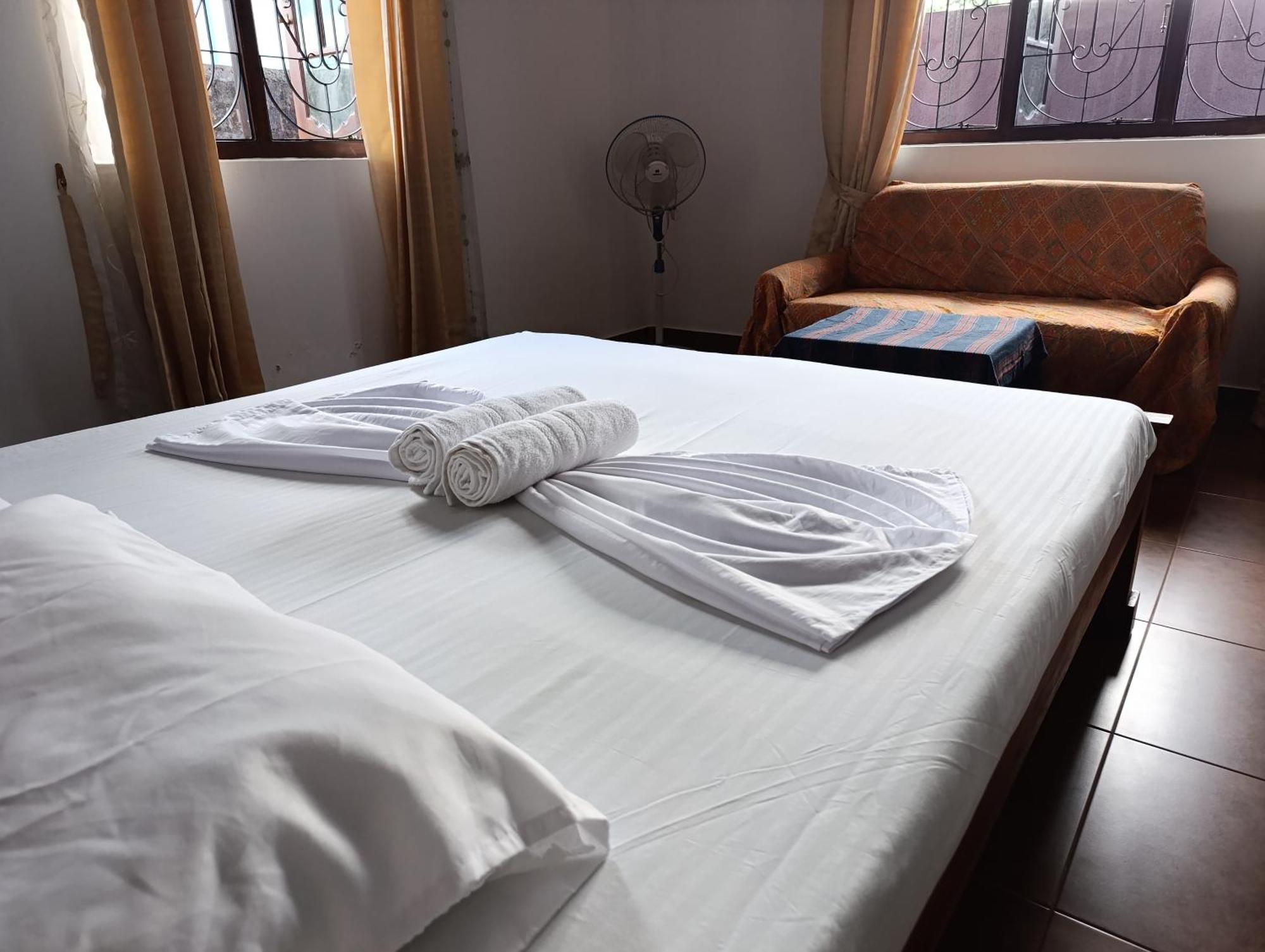 S And P Airport Transit Hostel And Villa 01 ネゴンボ エクステリア 写真